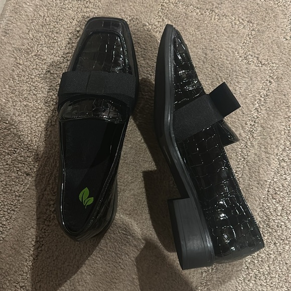 ALDO Classy Black Leather Loafers - Size: 7.5 - Worn ONCE - Picture 2 of 3